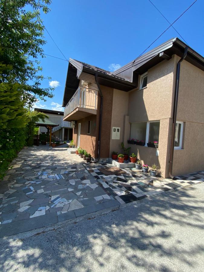 Home DINA - B&B Ilidža