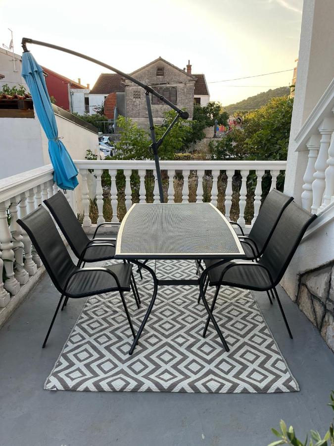 Apartmani Božica - Bed and Breakfast Jezera