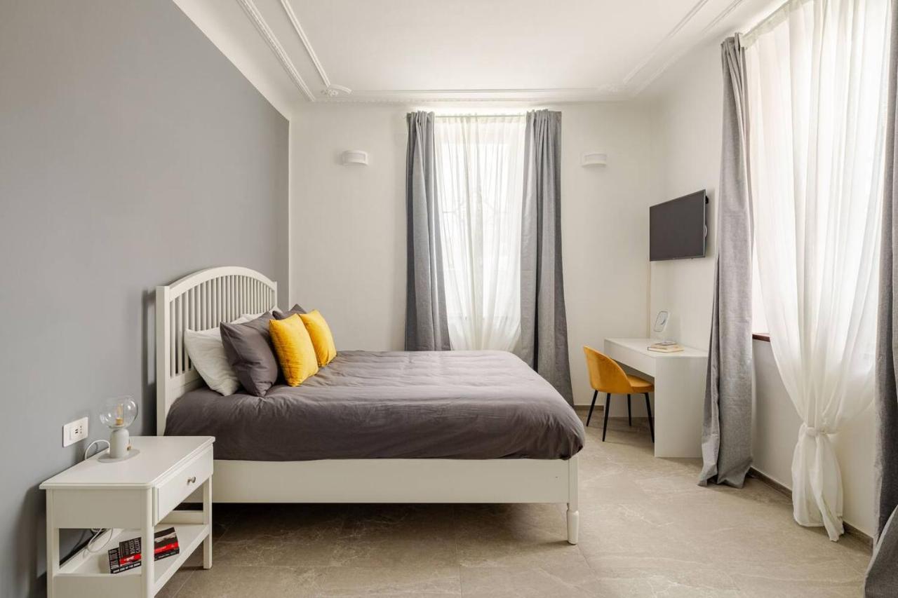 Elegant Central Design Apartment - Parking - Ferienwohnung Rom