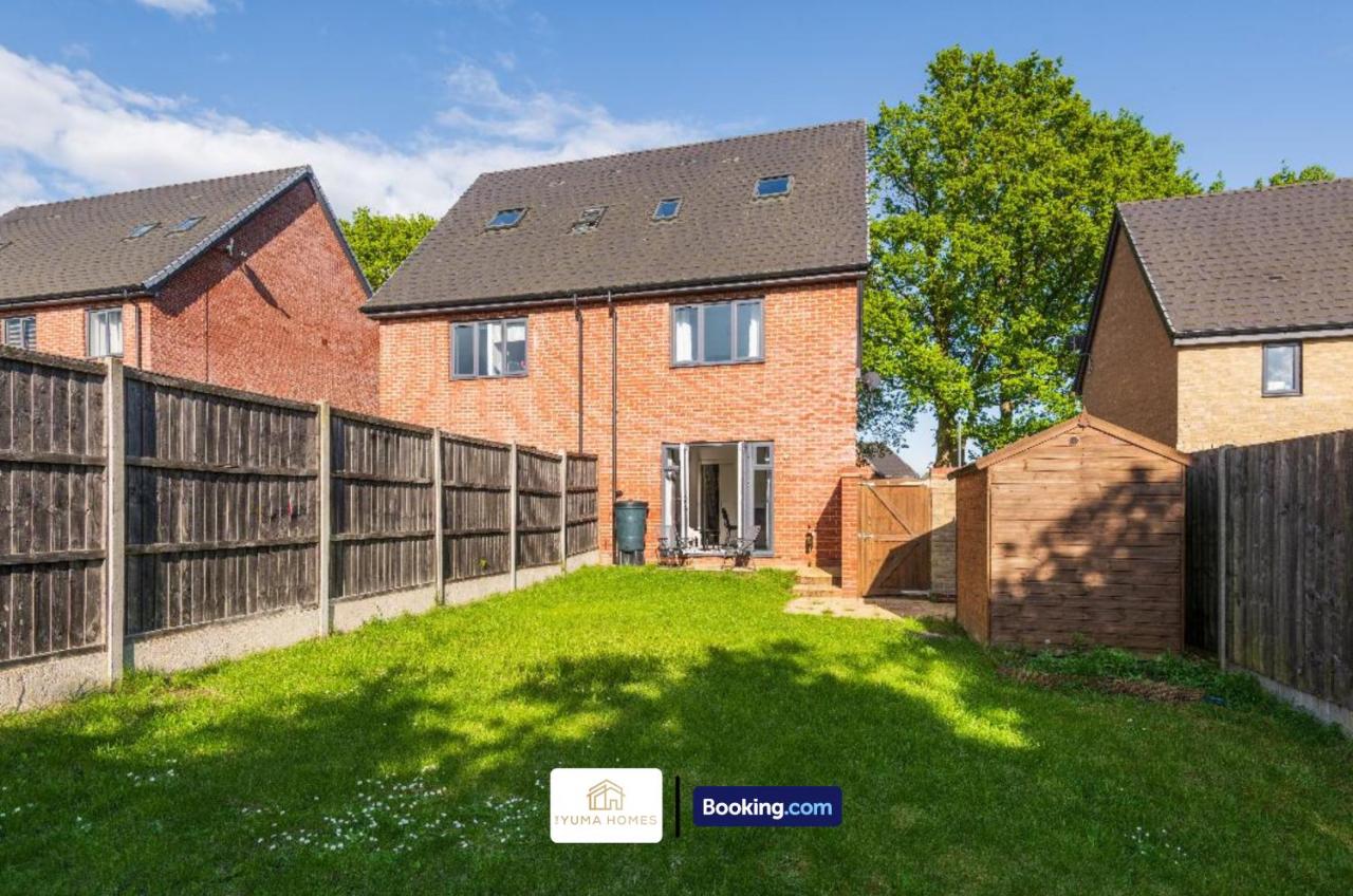 3 Bedroom House By The Yuma Homes Short Lets & Serviced Accommodation In Kent With Wifi & Parking - B&B