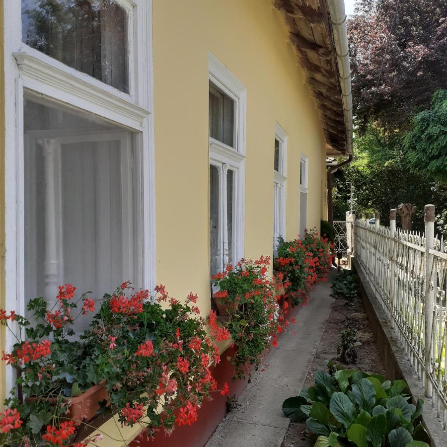 Faragó Vendégház - B&B