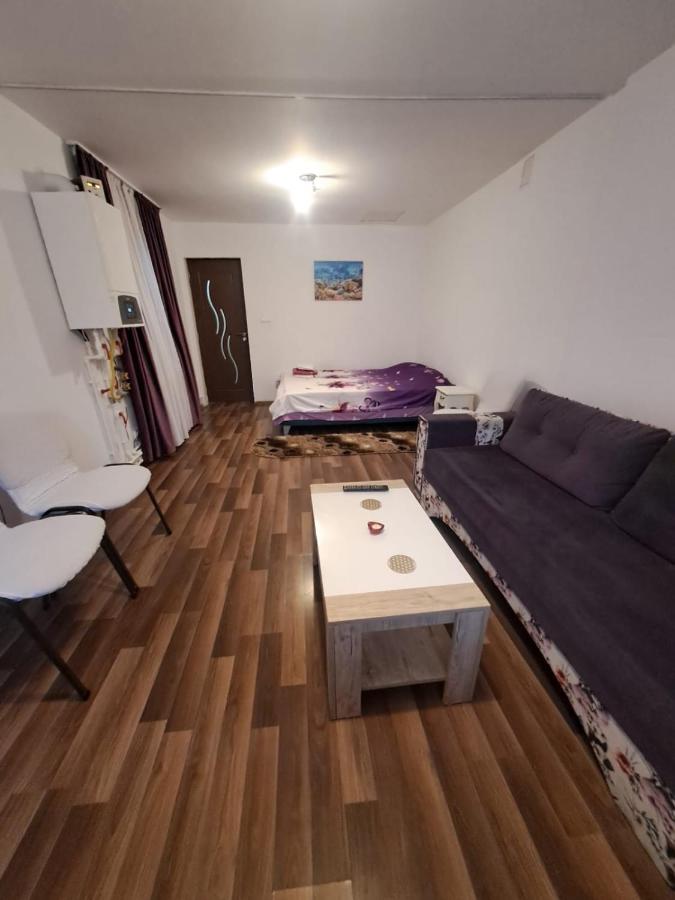 Strada Banu Mihalcea Nr. 150 - B&B