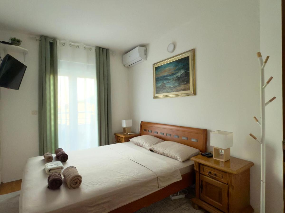 Modern Apartment with Sunny Terrace, High-Speed Wi-Fi & Free Parking - B&B Castelnuovo di Cattaro