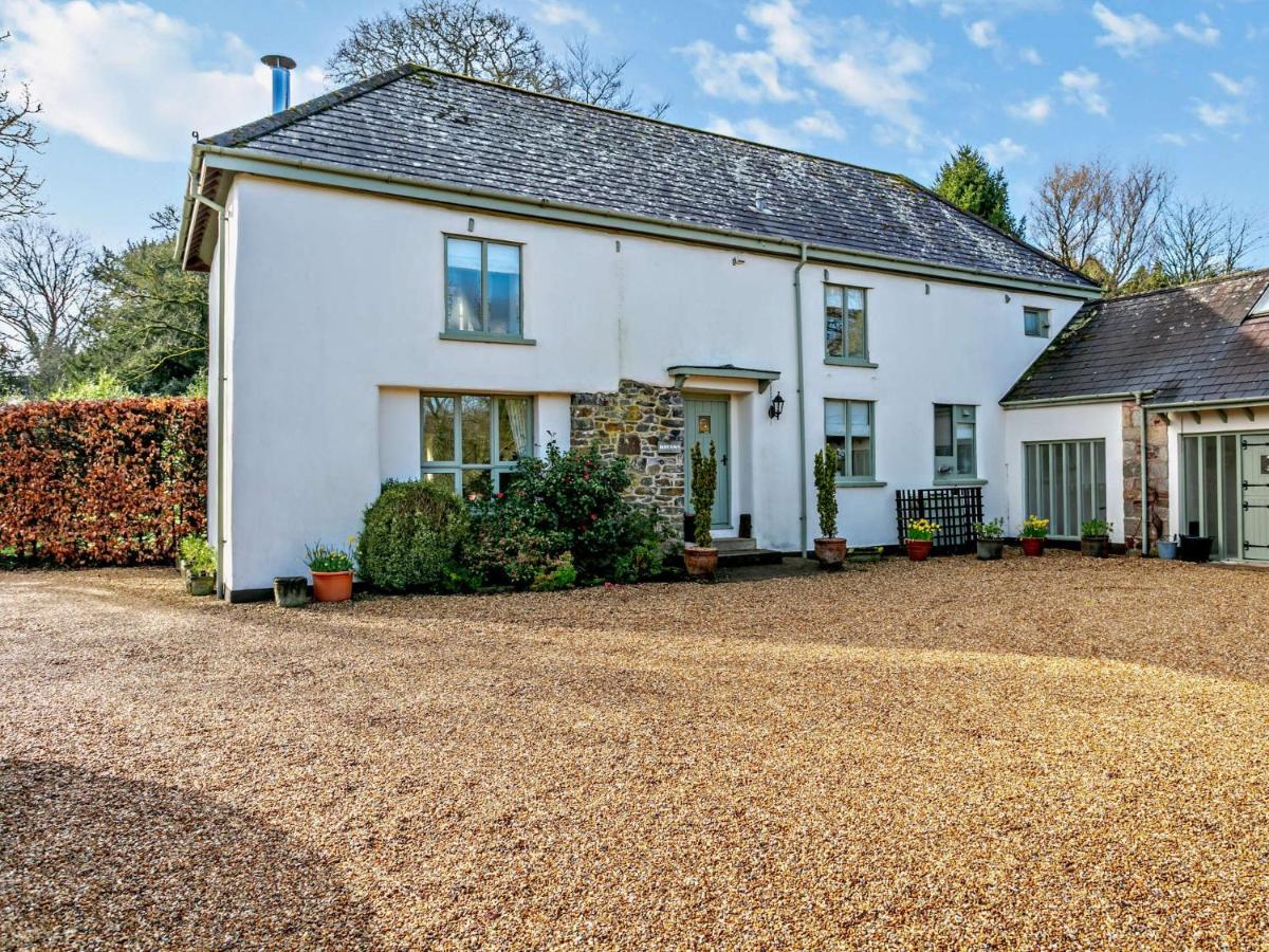 4 bed in Okehampton 49511 - B&B Sampford Courtenay