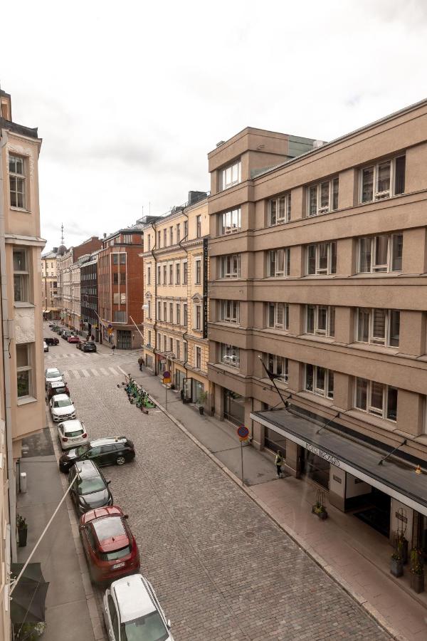 2ndhomes Large 5 Room Apartment by the Esplanade Park - Chambres d’hôtes Helsinki