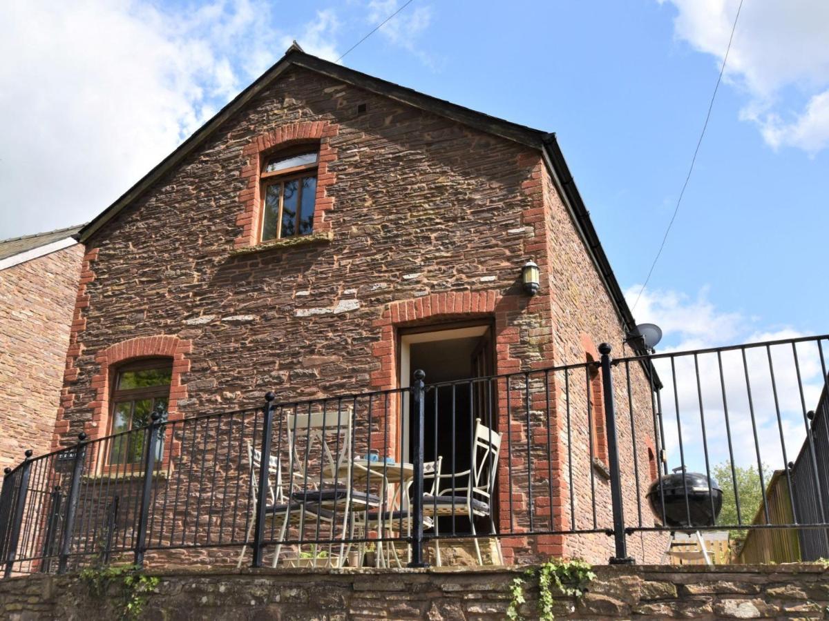 2 Bed in Llangorse 91085 - B&B Llangorse