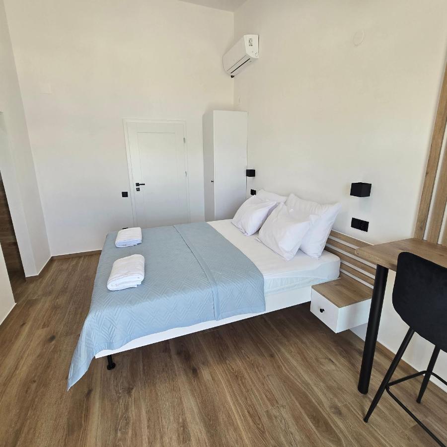 Three-Bedroom Deluxe Apartment