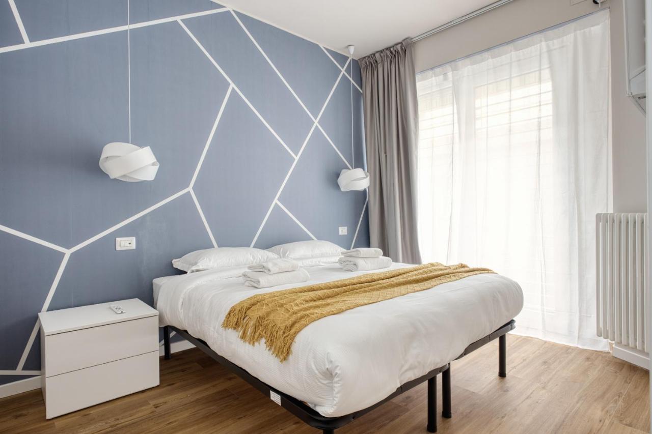 Line & Light - B&B Milan