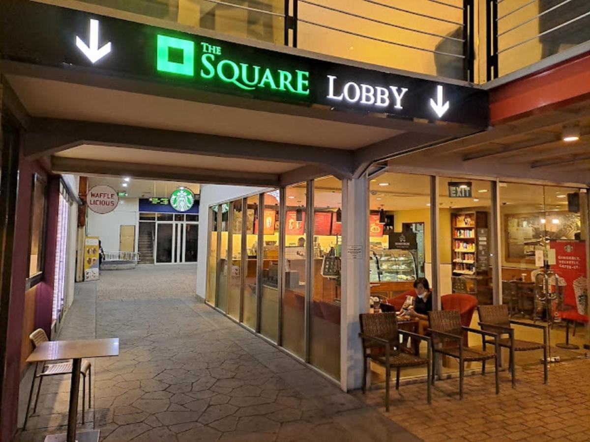Petra Square Apartemen WIFI Netflix Google TV - B&B