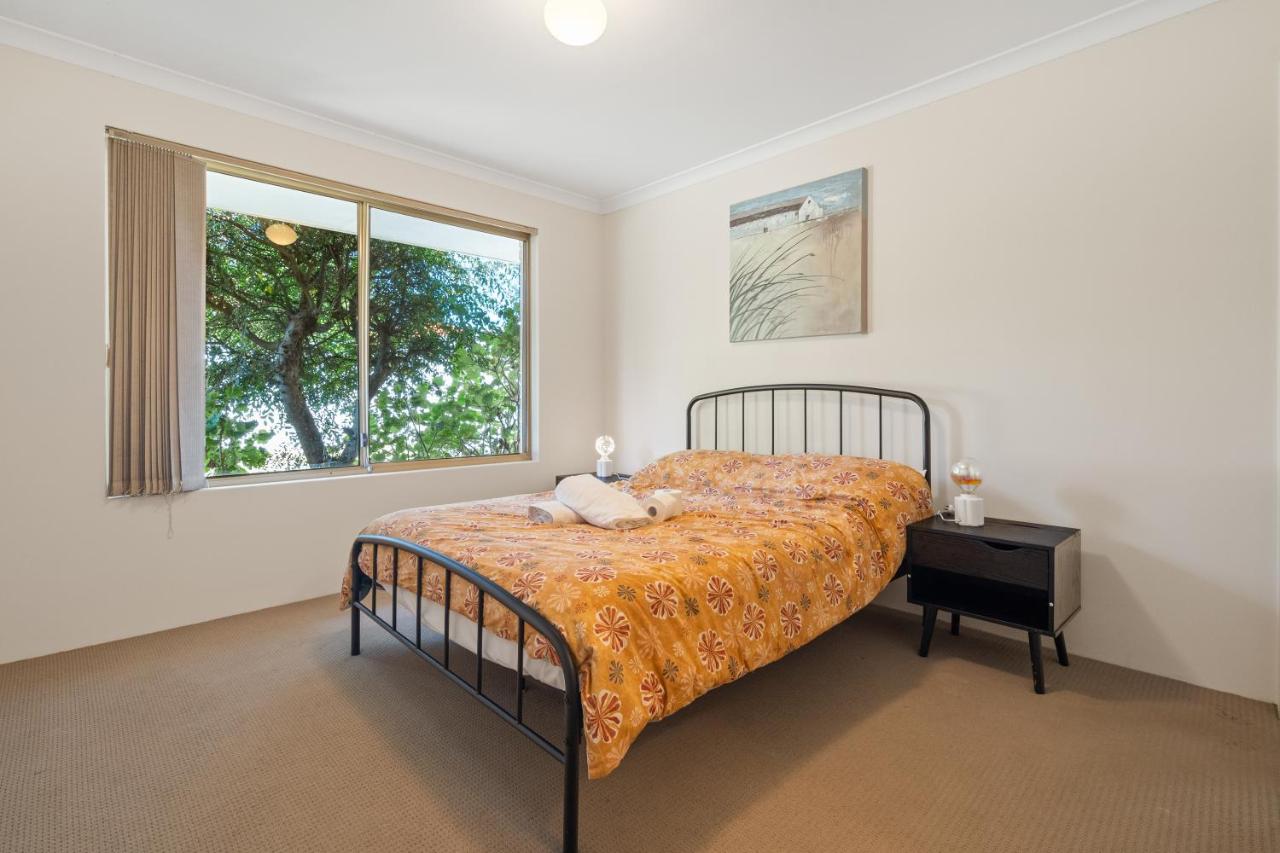 SPACIOUS JANDAKOT HOUSE FOR FAMILY AND BUSINESs - B&B Perth