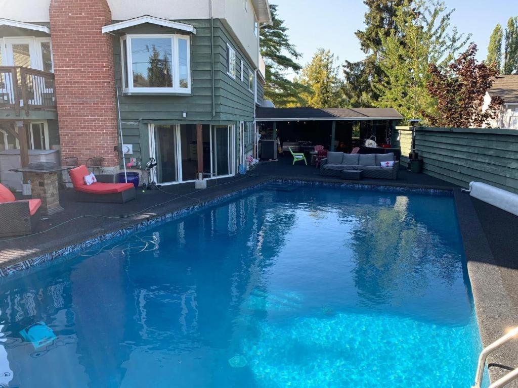 Tranquil Oasis 2 bedroom Suite with Pool View - B&B