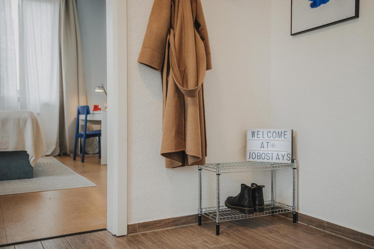 LINDEN Apartment für bis zu 6 Personen mit Parkplatz, Terrasse, 2 Bäder und Babybett - Ferienwohnung Oldenburg