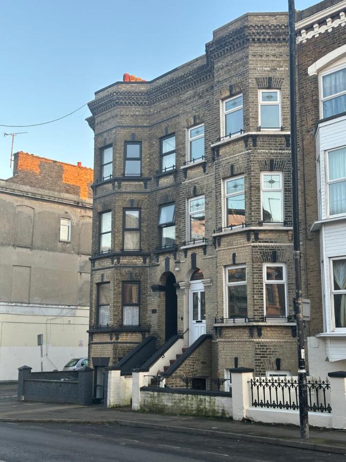 Margate Manor Rooms - Bed and Breakfast Margate