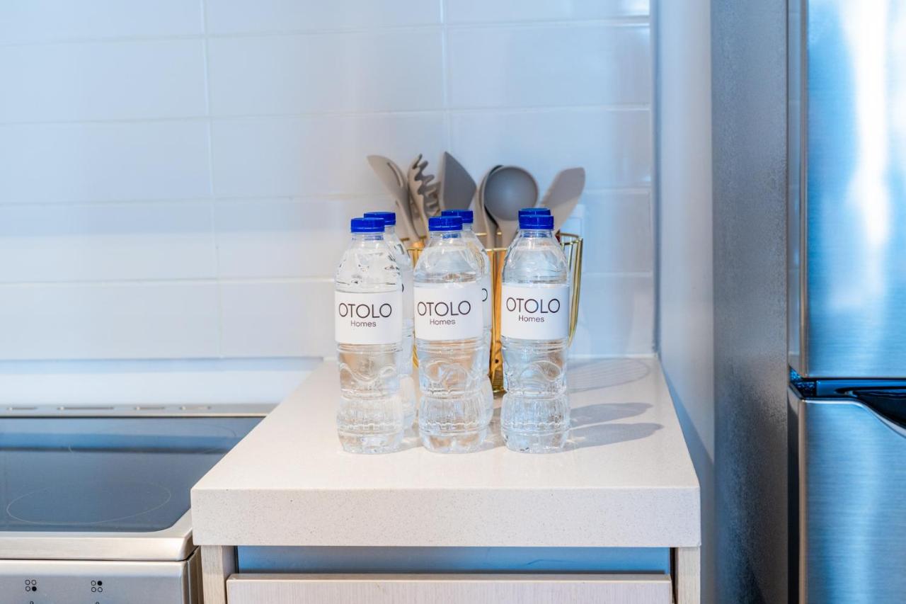 Two Bedroom Apartment by Otolo Homes with Free Yas Theme Park Tickets - B&B Abu Dhabi Island and Internal Islands City