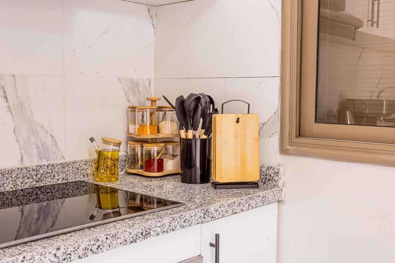 HAGS Apartment - Traditional Modern Apartment, full AC, 10m from airport - B&B Marrakech