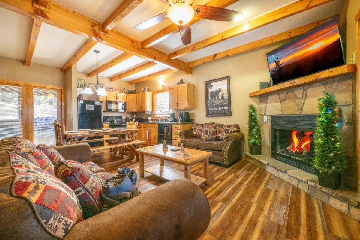 Cozy Bear Cove 2 By Avada Properties - B&B Pigeon Forge
