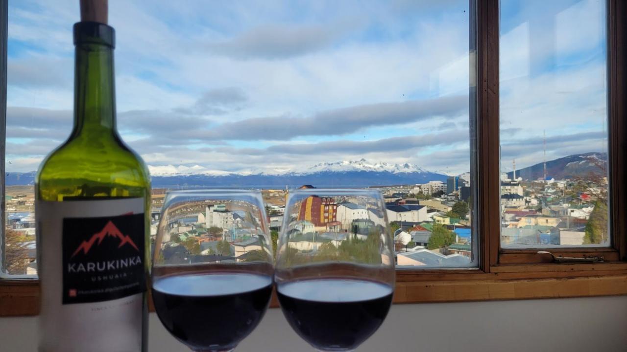 Bright Apartment with Beagle Channel View Central Location - B&B
