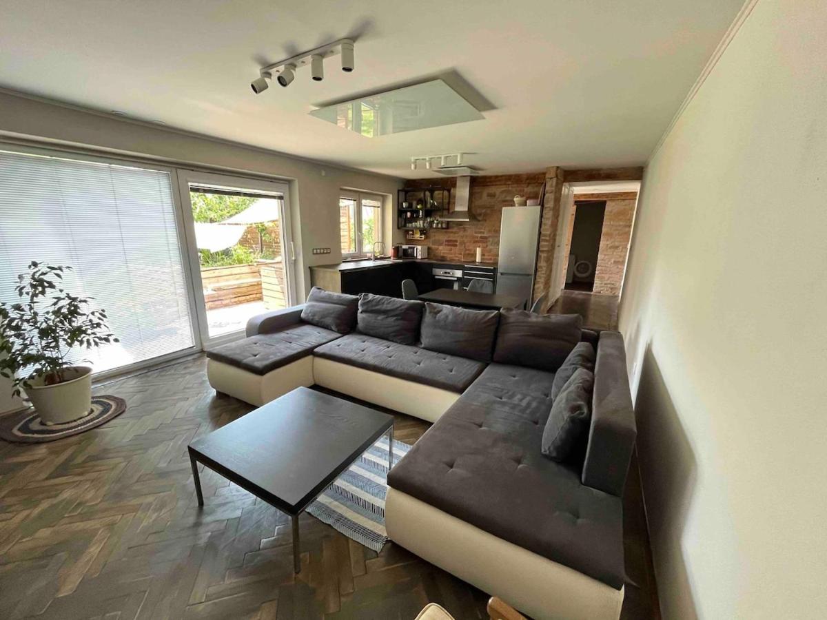Apartment with terrace in Trnava - B&B