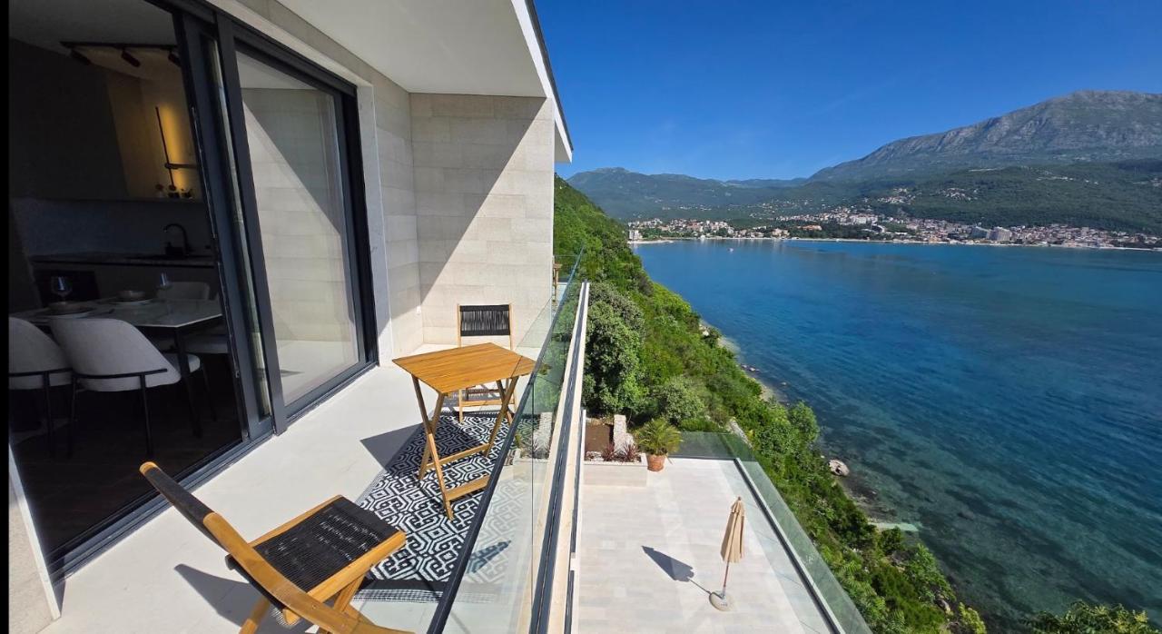 Azurno Pristaniste 1 - Bed and Breakfast Njivice