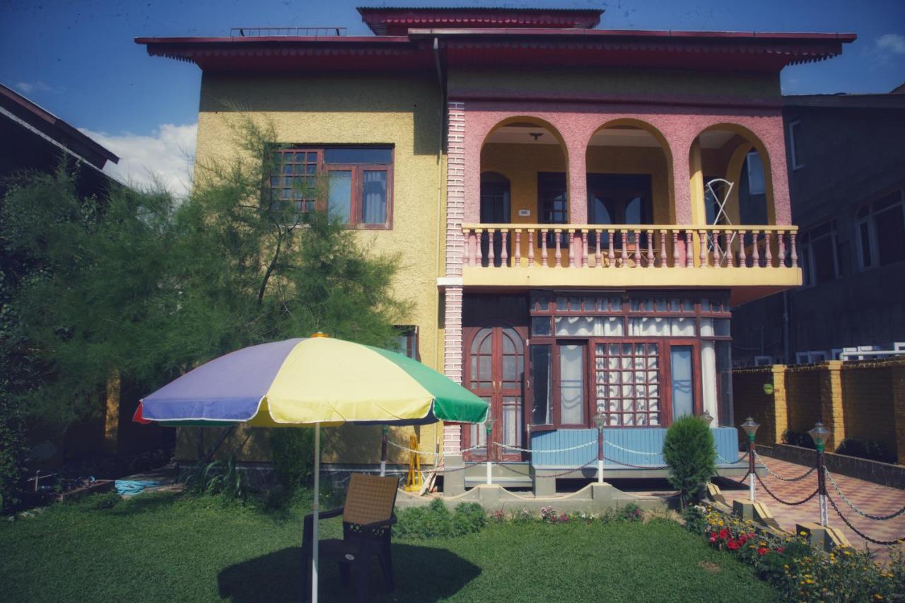 Rustic Retreat Homestay Suite - B&B Srinagar