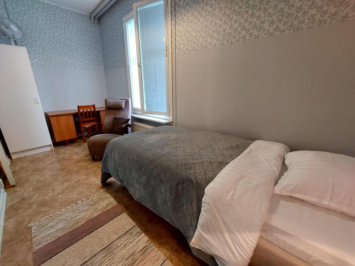 Single Room with Shared Toilet