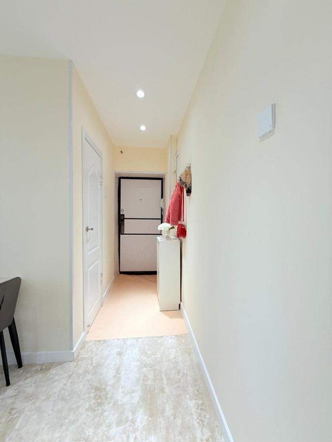 Modern 2BR Next to Dept Store - B&B