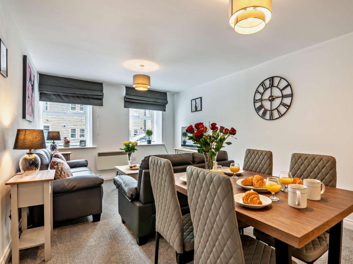 2 Bed in Holmfirth 95230 - B&B
