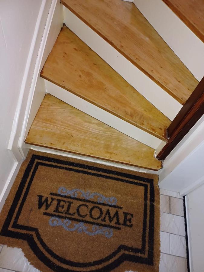 Apartment with terrace in Berchem-Sainte-Agathe - B&B