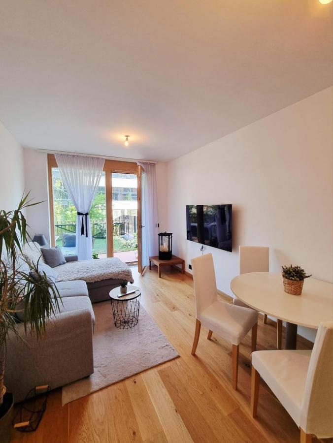 Apartment with Green Terrace and Free Parking - B&B