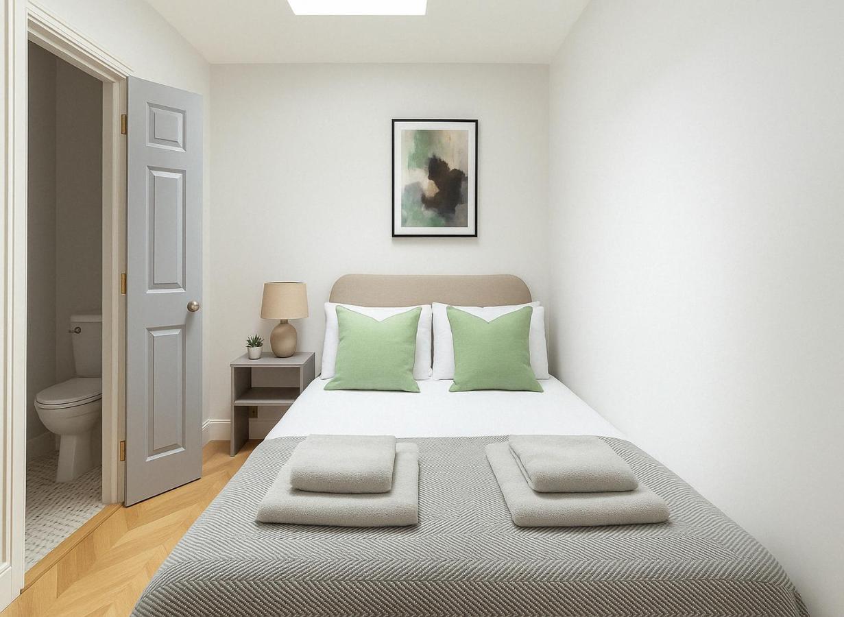 Spacious 2 Bed Flat in Hammersmith - B&B