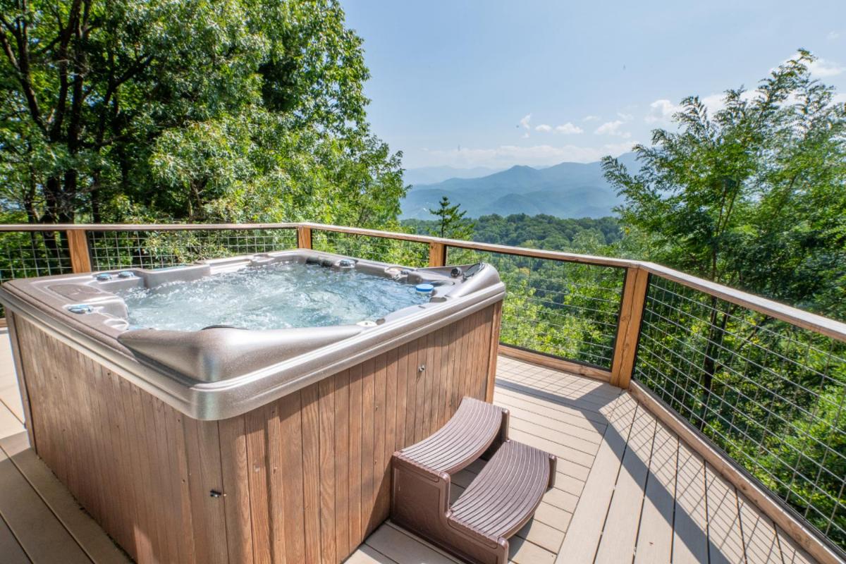 Window Wonderland By Avada Properties - B&B Gatlinburg