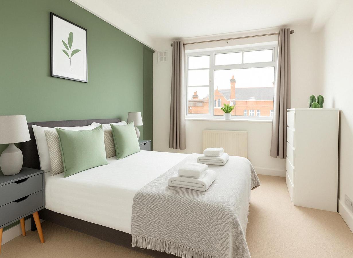 Peaceful 2 Bed Flat in Chiswick - B&B