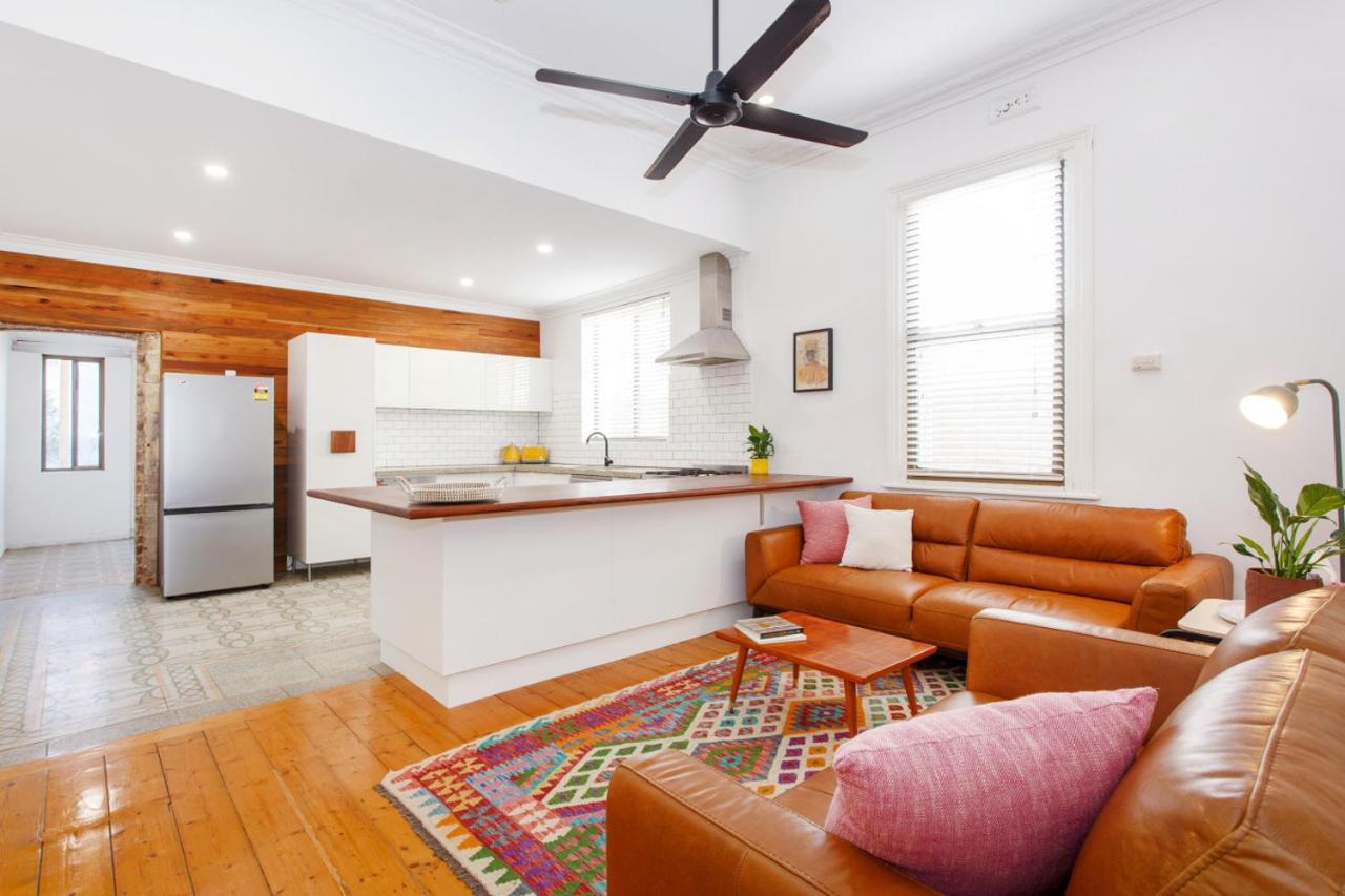 Stone and Timber Heritage Retreat on South Terrace - B&B Fremantle