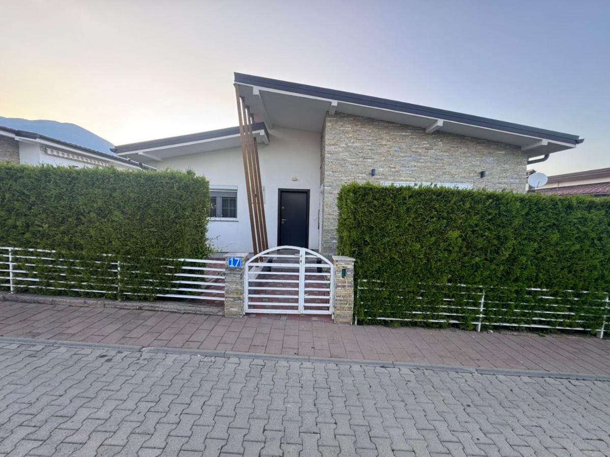 Garden Villa in Peja - B&B