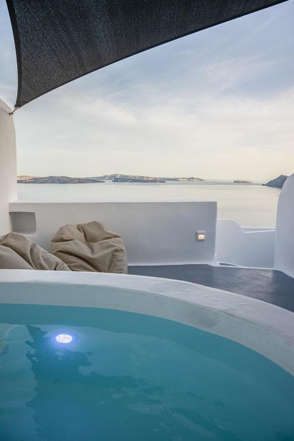 Starlight | Deluxe Cave Suite with Hot Tub and Caldera View