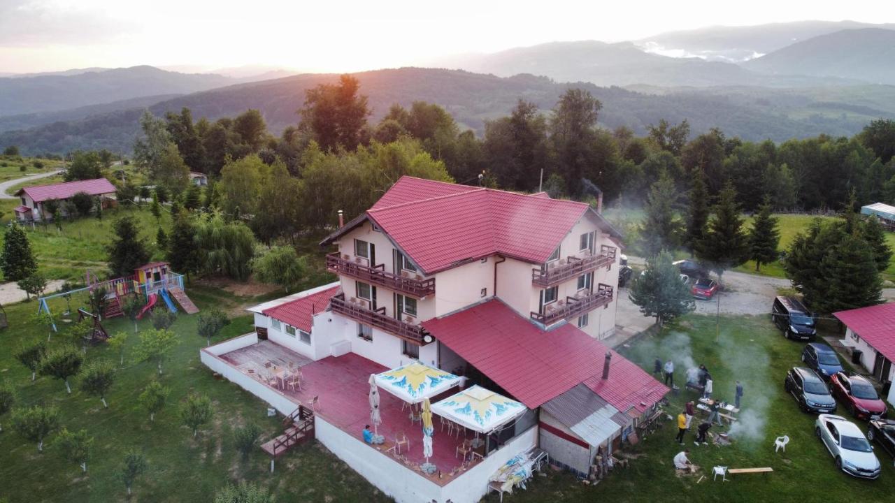 Pensiunea Runcu Stone - Ferienwohnung Piatra