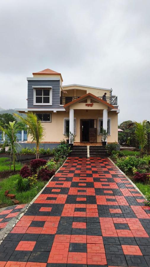 Sahyadri Farmhouse with Pvt POOL - Ferienwohnung Karjat