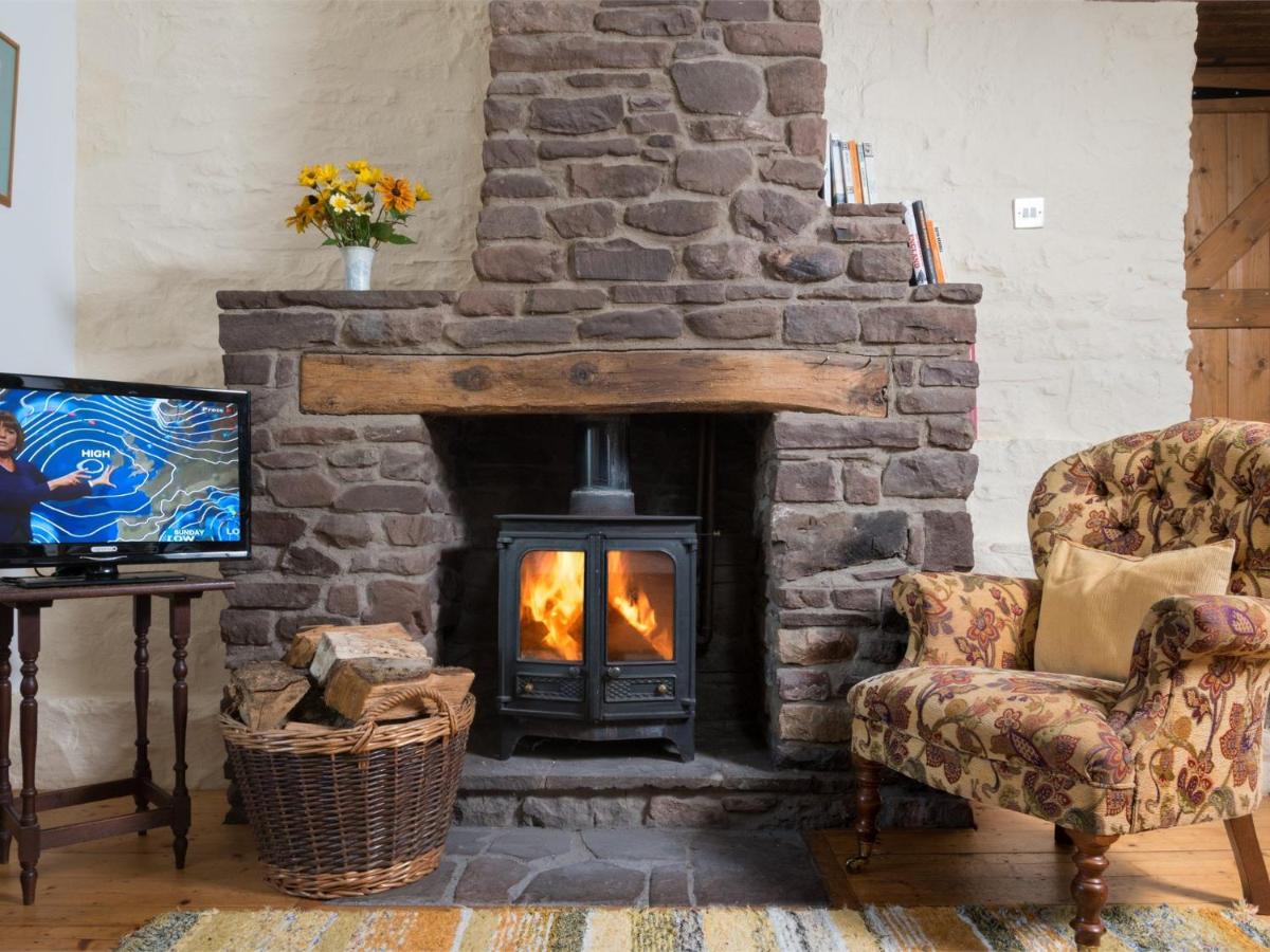 1 bed in Llangynidr BN079 - B&B