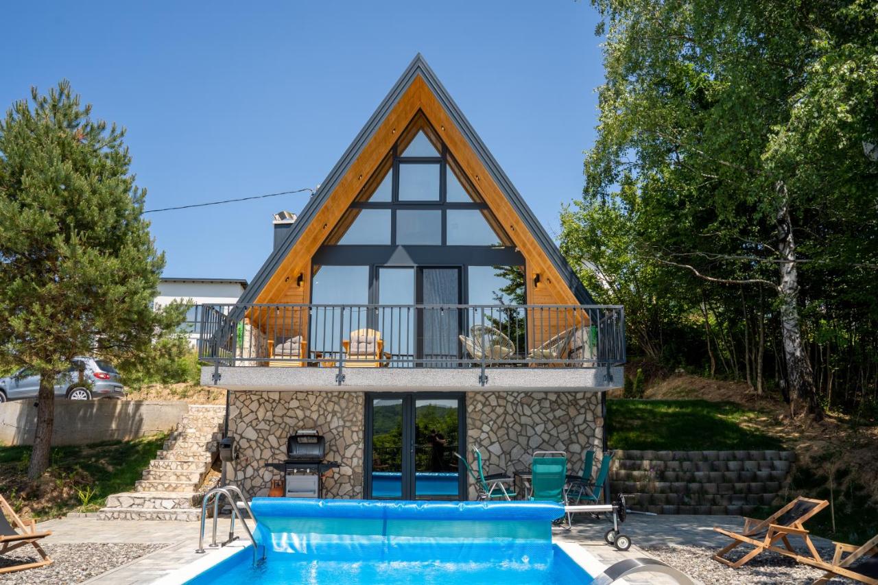 Forest Hillside Cabin Tarcin - B&B