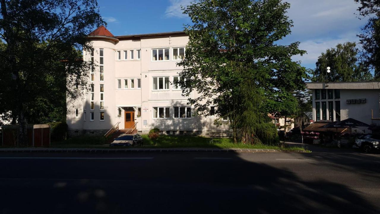 Apartmán Strečno v centre s výhľadom na Lomnický štít - B&B