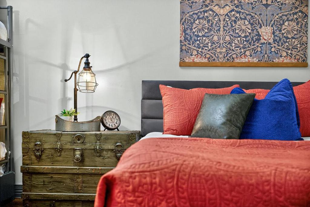 Loft in Downtown Dallas with Skyline views - B&B Dallas