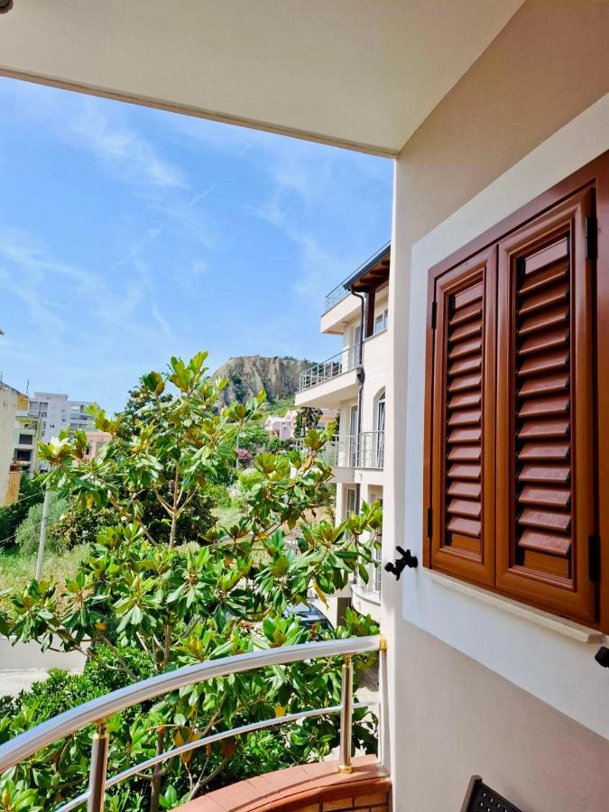 Studio Apartment with Sea View