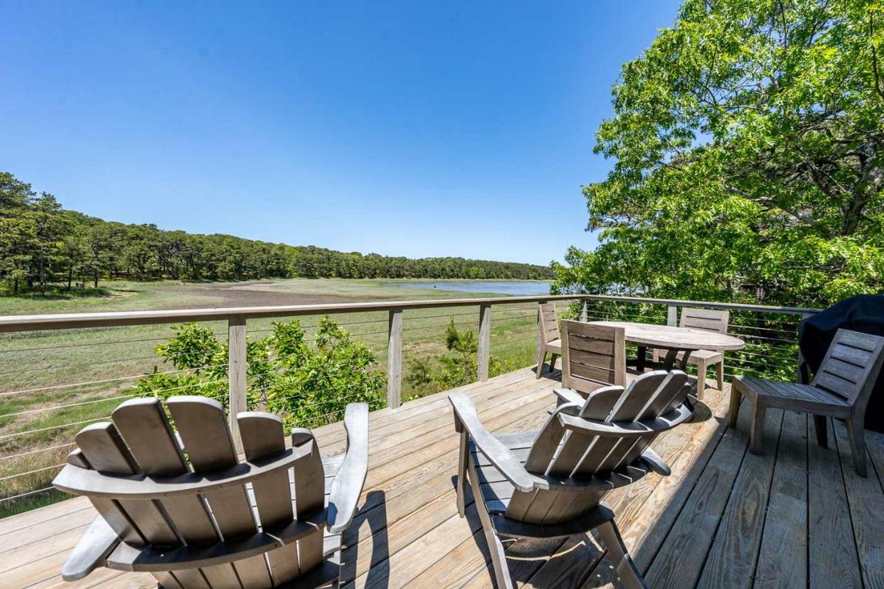 Newly Renovated Waterfront Cottage - B&B