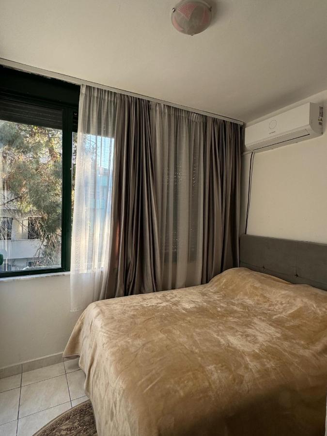 Samanta's Apartment - Bed and Breakfast Durrës
