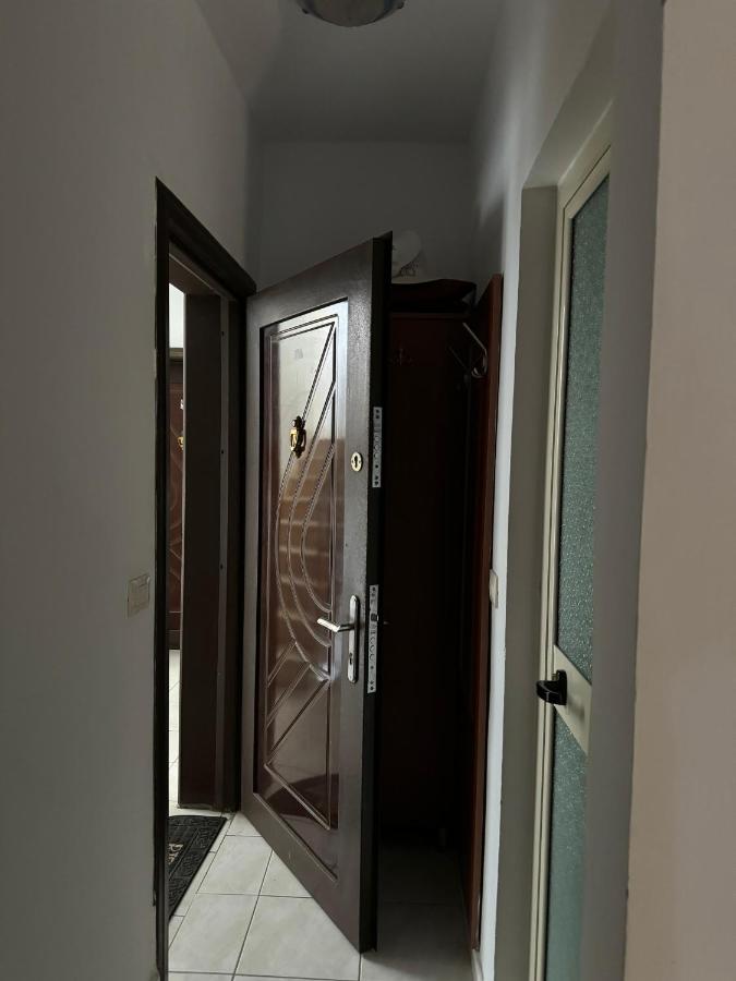 Samanta's Apartment - Bed and Breakfast Durrës