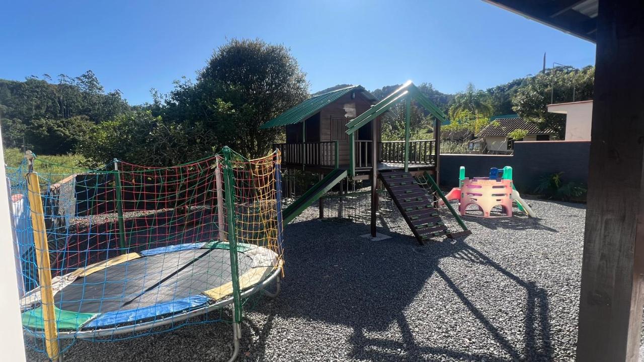 Casa recém reformada, 3 quartos e com playground - Ferienwohnung Pomerode