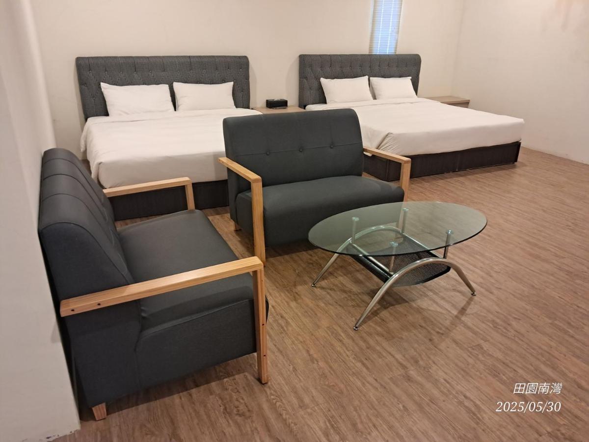 Quadruple Room with Massage Tub