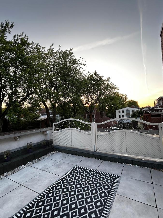 Superior XL - 110qm - 9 Personen Central Rooftop - 20 min to Hamburg - B&B