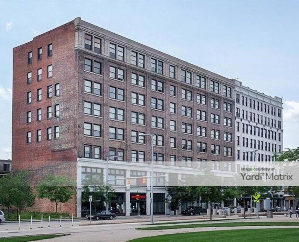 1Br in Heart of Downtown, Sauna, Prime Location - Bed and Breakfast Cleveland