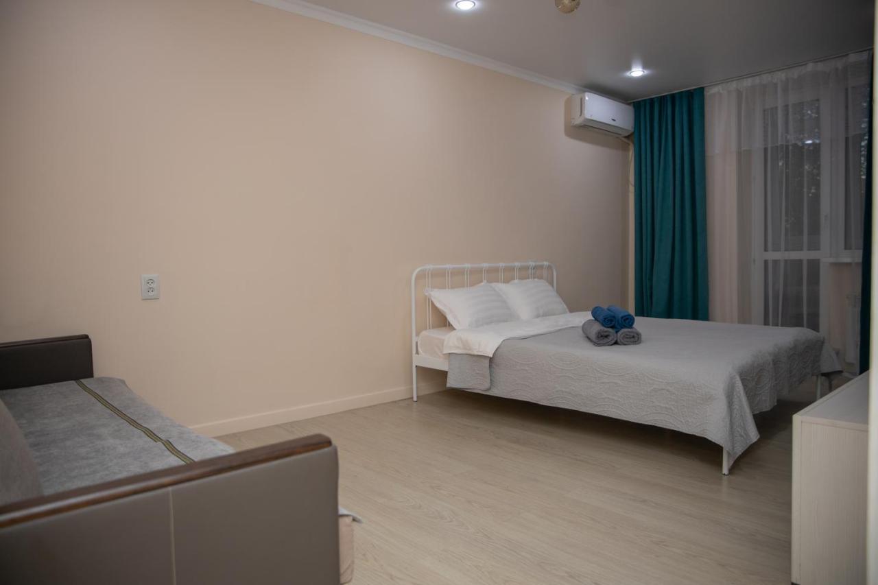 A house with a mural in Almaty - B&B Almatý